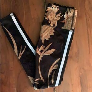 Noli Yoga leggings size XS
